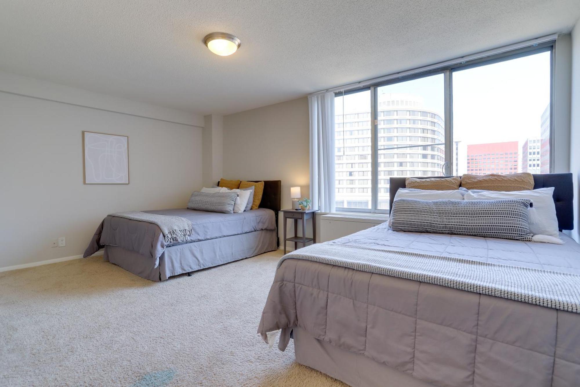 Beautiful 2Br Apartment At Crystal City With Gym أرلنغتون المظهر الخارجي الصورة