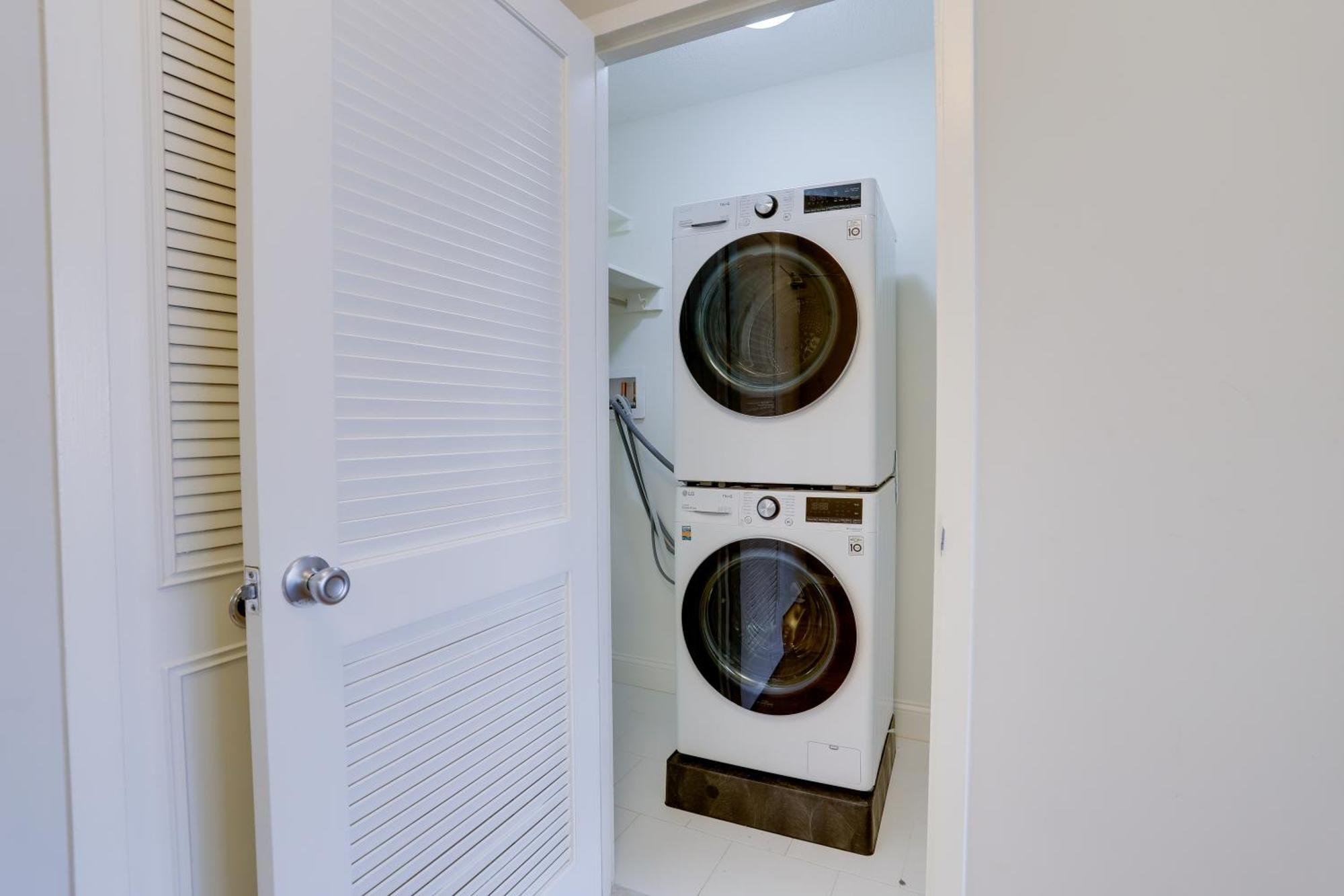 Beautiful 2Br Apartment At Crystal City With Gym أرلنغتون المظهر الخارجي الصورة