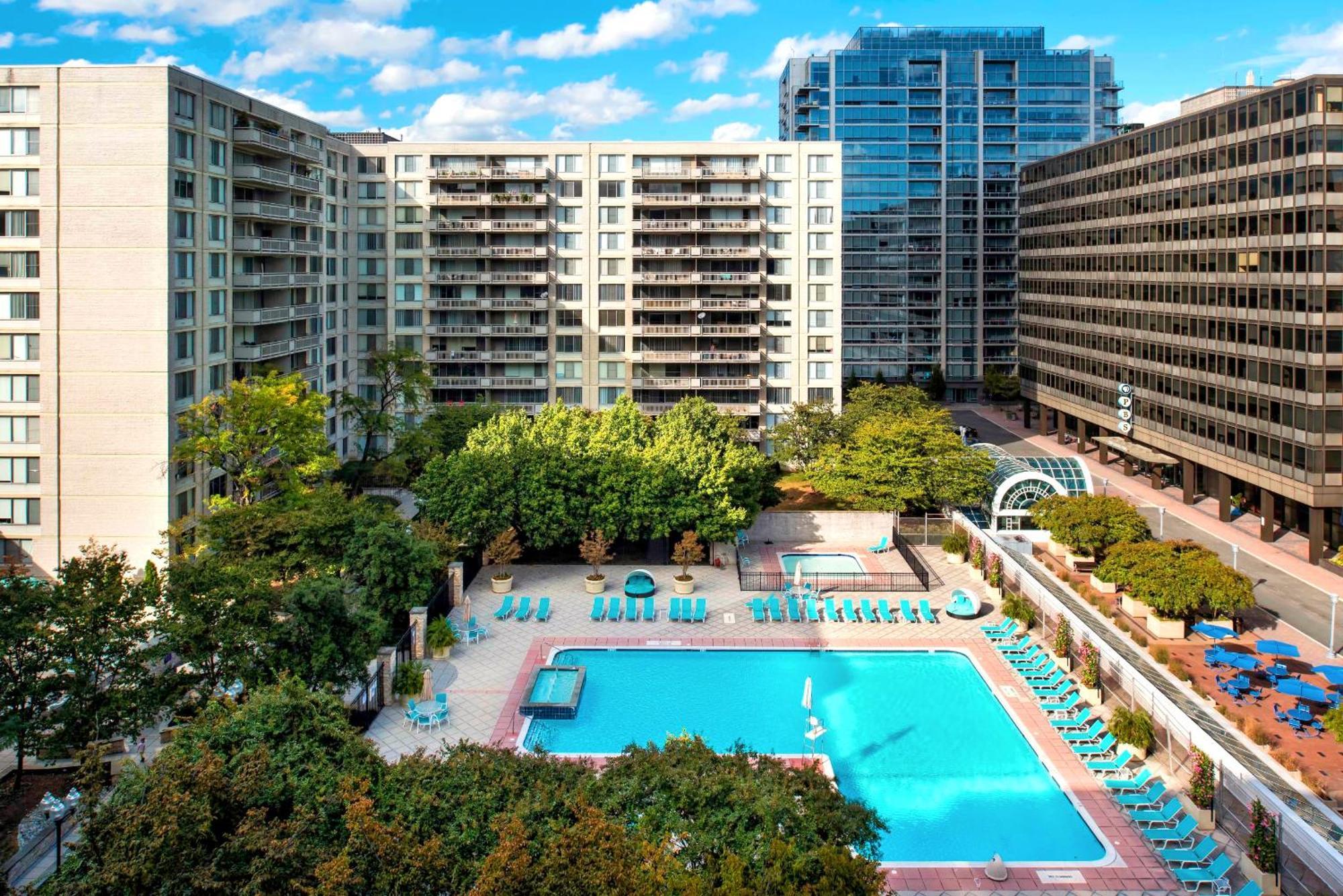 Beautiful 2Br Apartment At Crystal City With Gym أرلنغتون المظهر الخارجي الصورة